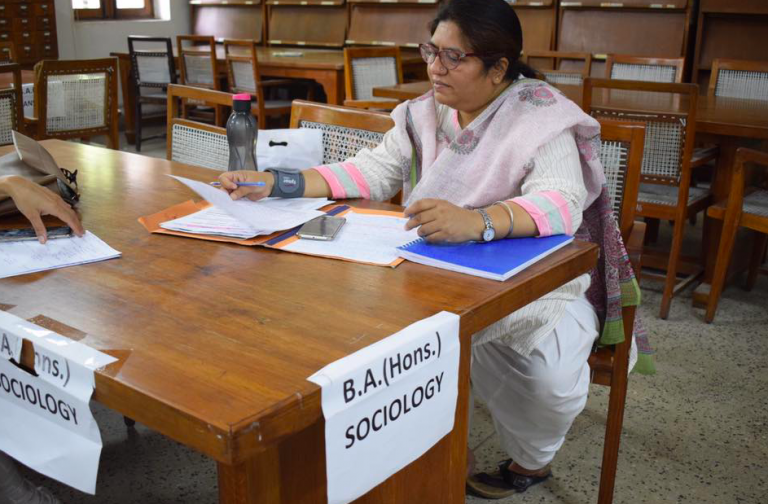DU Admissions 2019 : Admissions Process Likely To Begin From 1st May DU Admissions 2019 : Admissions Process Likely To Begin From 1st May