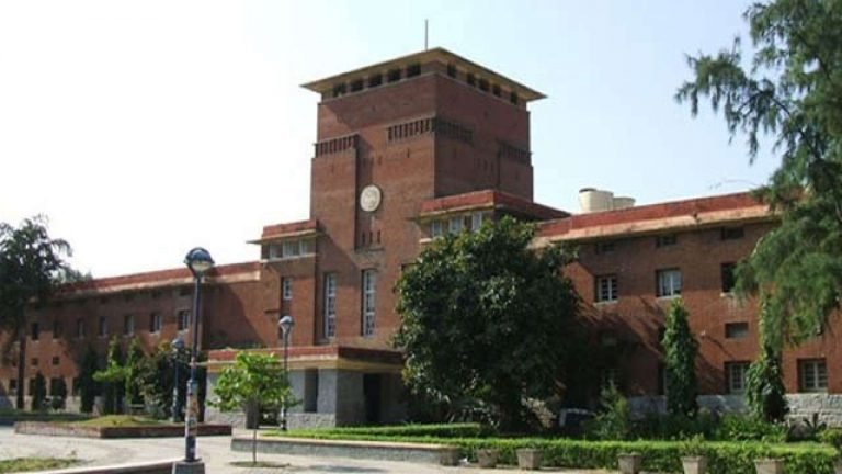 DU Students, Teachers & Admin Protests Collectively Against Construction of 39 Storeyed Building In North Campus DU Students, Teachers & Admin Protests Collectively Against Construction of 39 Storeyed Building In North Campus