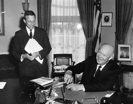 US President Dwight D. Eisenhower signed the Hawaii statehood bill. 